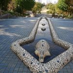 水の階段に続く水路