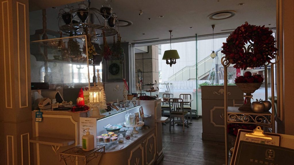 横浜スカイビル2階の「マザーリーフ」の入口