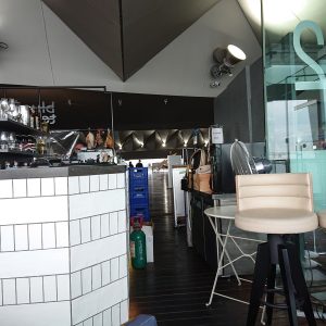 ブルーターミナルの店内