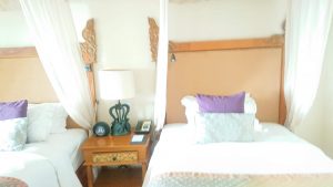 アヤナ・リゾート・バリの天外付きベッド