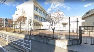 兵庫県西宮市立津門小学校の外観