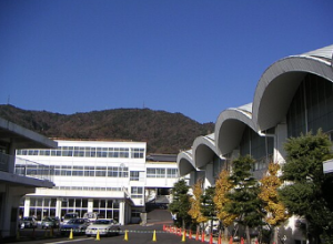 芦屋学園中学校・高等学校の外観