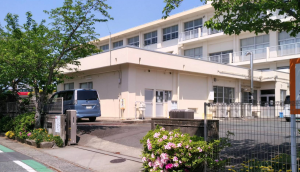 磐田市立富士見小学校の外観