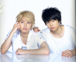 ボーカルユニット「テゴマス」の2人