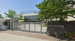 明治大学付属中野高等学校の外観