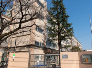 杉並区立高井戸東小学校の外観