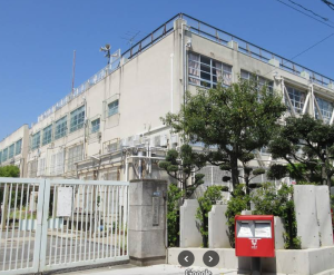 東大阪市立小阪小学校の外観