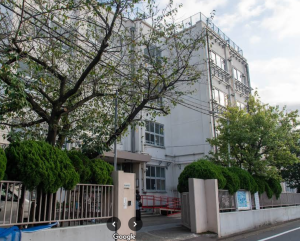 渕江中学校の外観