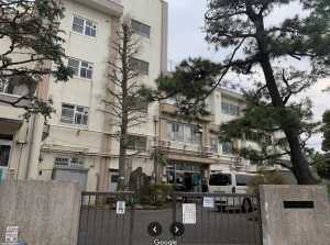 練馬区立高松小学校の外観