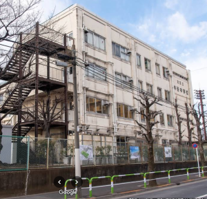 東京都北区立神谷中学校の外観