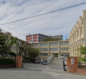 福岡市立和白丘中学校の外観