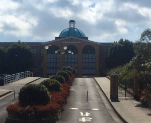 創成館高等学校の外観