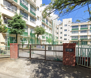 葛飾区立双葉中学校の外観