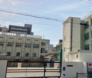 大阪市立堀江中学校の外観