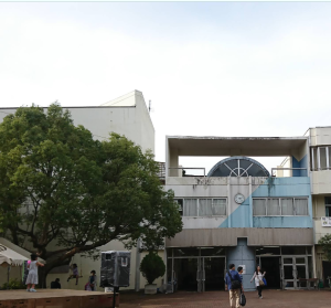 自由の森学園高等学校の外観