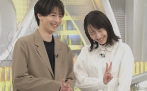 高杉真宙と女優の波瑠さんとの2ショット