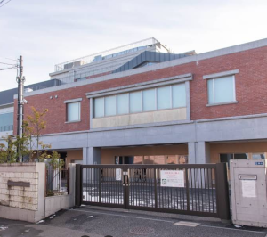 北区立紅葉中学校（現、北区立 滝野川紅葉中学校）の外観