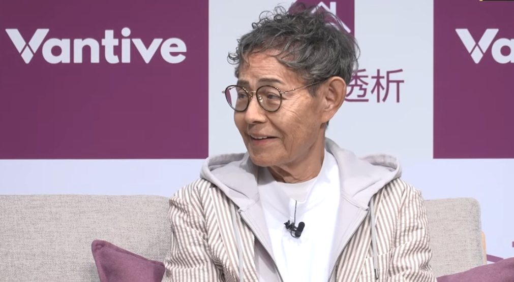 加藤茶さんがテレビ番組でトークしている様子