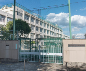 世田谷区立富士中学校の外観