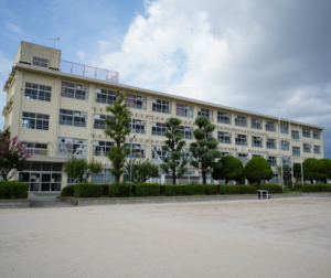 福岡市立鳥飼小学校の外観