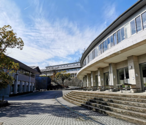 京都精華大学の外観