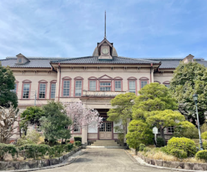 岡山県立津山高等学校の外観