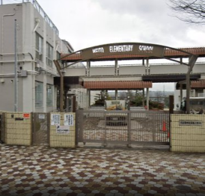 名古屋市立名東小学校の外観