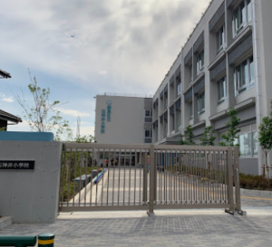 練馬区立石神井小学校の外観