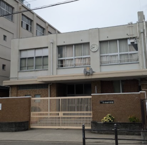 大阪市立長吉西中学校の外観