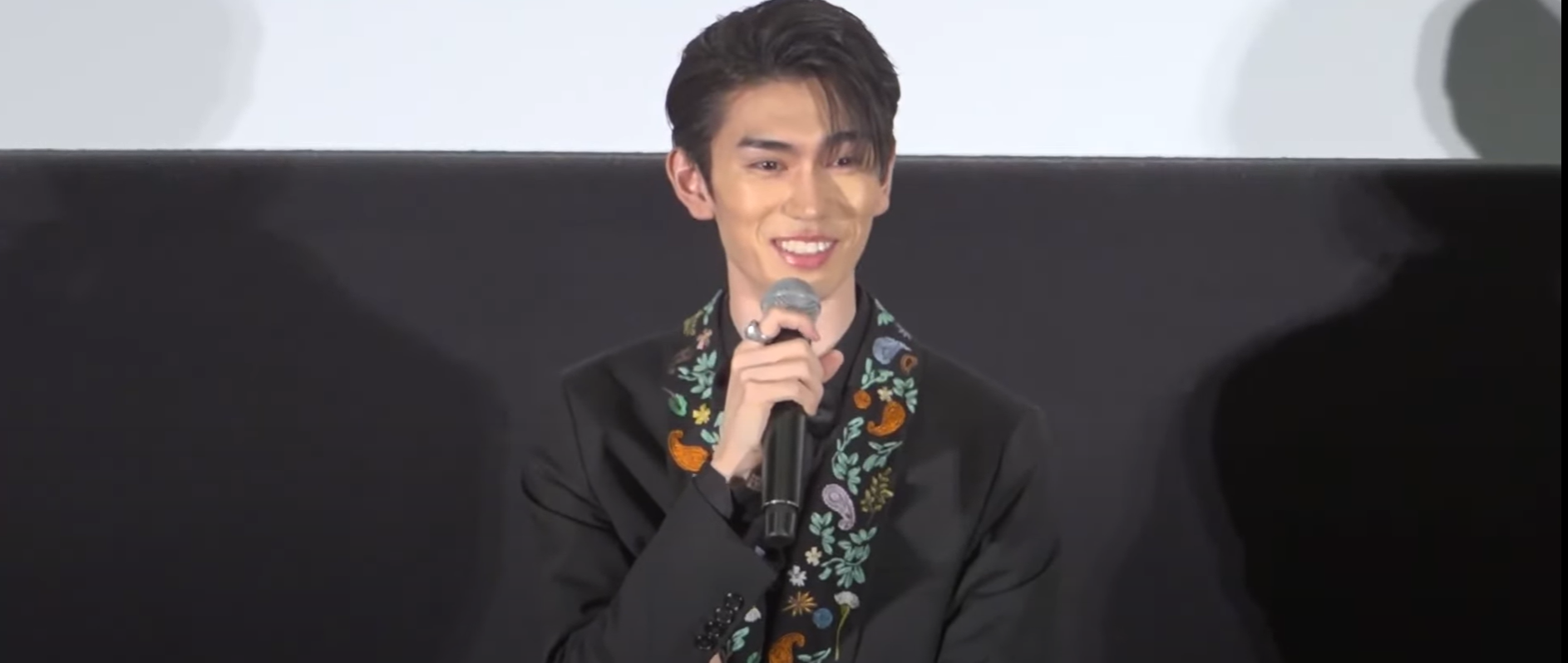 「暴太郎戦隊ドンブラザーズ」主演・樋口幸平さんの画像。ヴィッセル神戸ジュニアユース出身の実力派俳優。