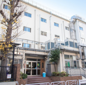 江東区立第四砂町小学校の外観