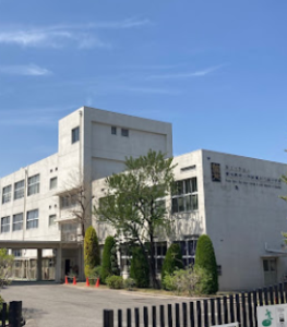 愛知教育大学附属名古屋中学校の外観 