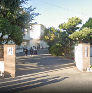 福岡市立西福岡中学校の外観