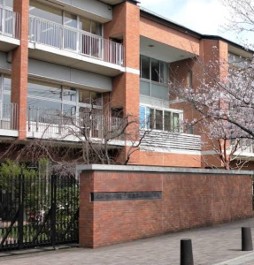 昭和学院小学校の外観