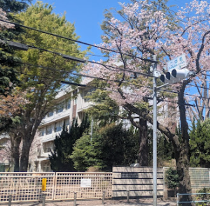 府中市立府中第二中学校の外観