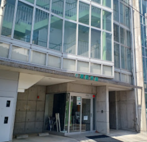 晃陽（こうよう）学園高校の外観