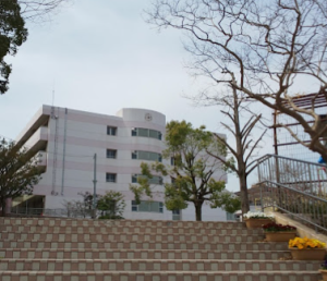 横浜市立西が岡小学校の外観