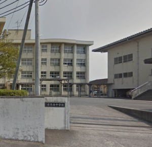 糸島市立前原西中学校の外観