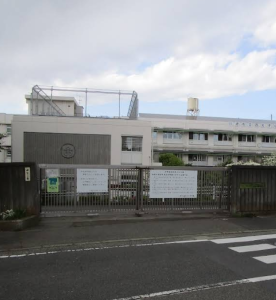 川崎市立西丸子小学校の外観