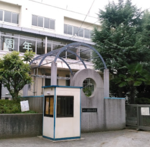浦安市立浦安小学校の外観