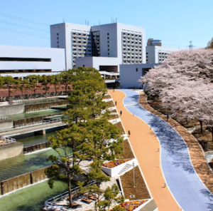 中央大学多摩キャンパスの外観 